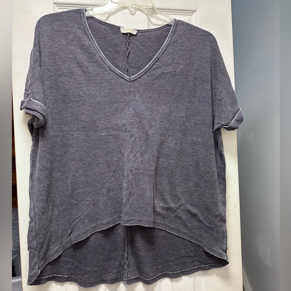 Gray V-Neck Short Sleeve Top